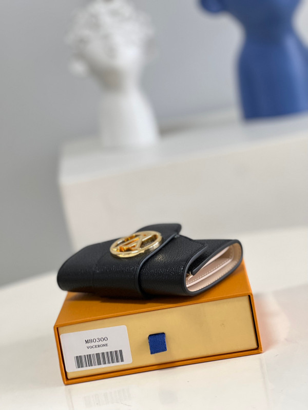 l**is V*t*n pont 9 compact wallet