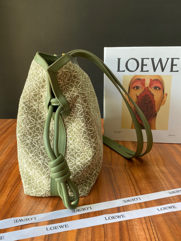 LOEWE Flamenco clutch
