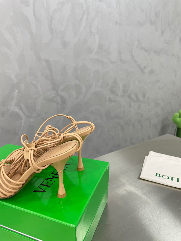 Bo*te*ga ve*ne*ta dot