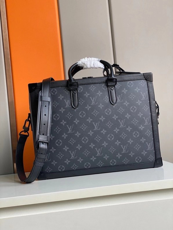 l**is V*t*n soft trunk