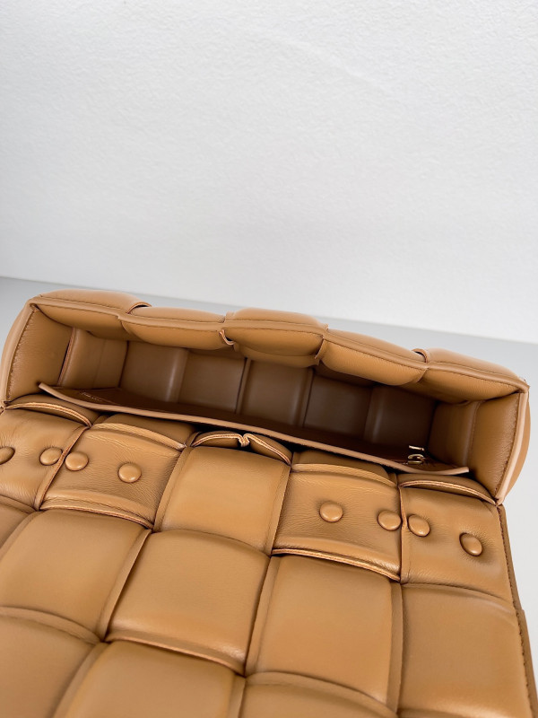 Bo*te*ga ve*ne*ta the chain cassette