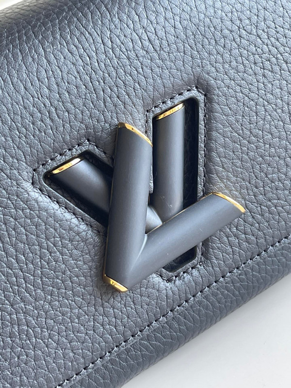 l**is V*t*n twist pm