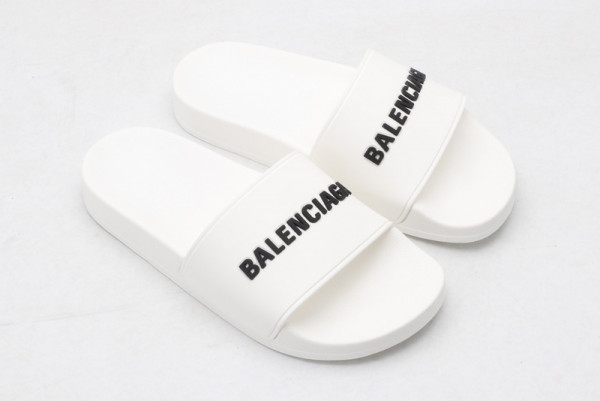 Ba*len*cia*ga pool slide sandal