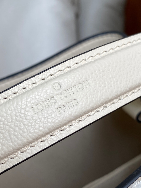 l**is V*t*n nÉonoÉ bb