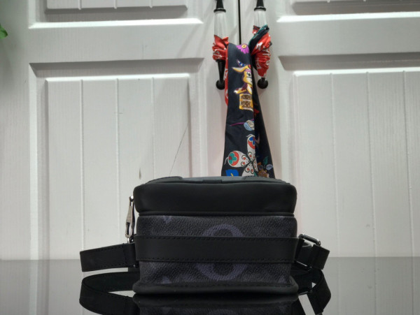 l**is V*t*n nano amazon messenger