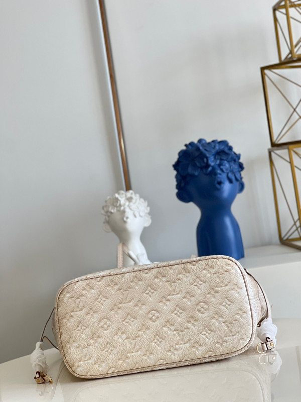 l**is V*t*n neverfull mm