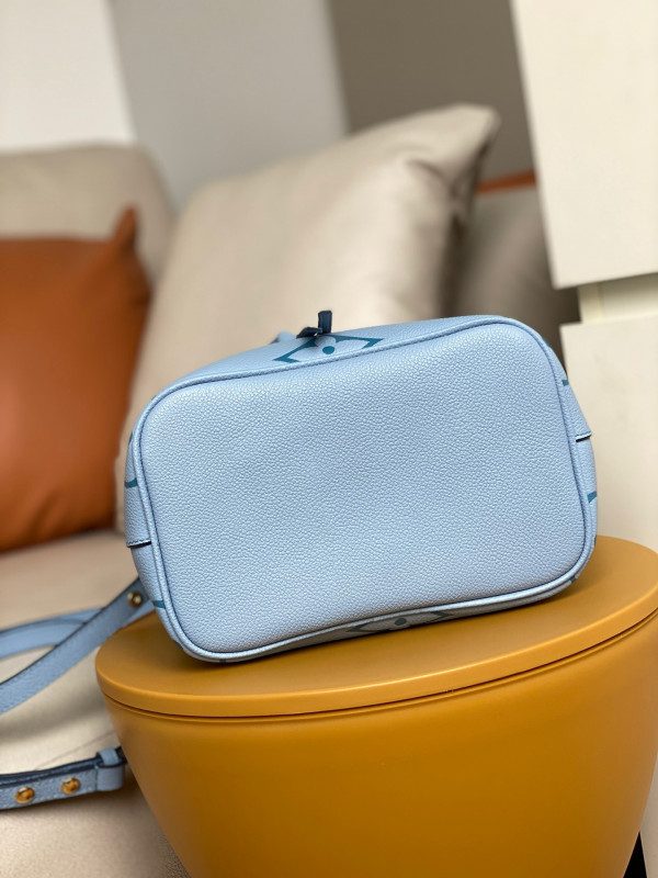 l**is V*t*n nÉonoÉ bb