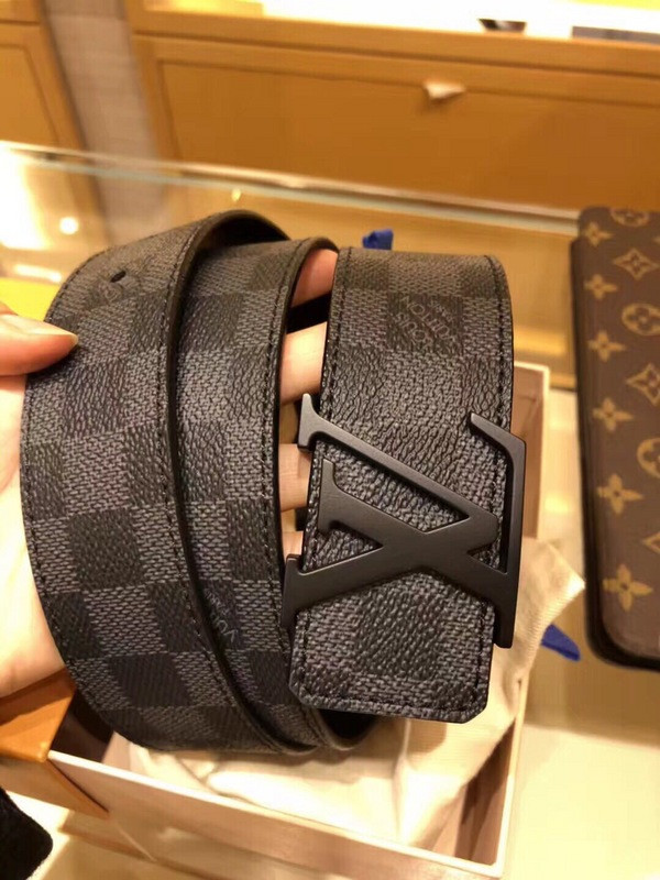 l**is V*t*n belt