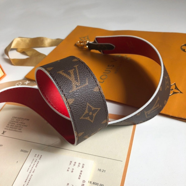 l**is V*t*n bandouliÈre monogram