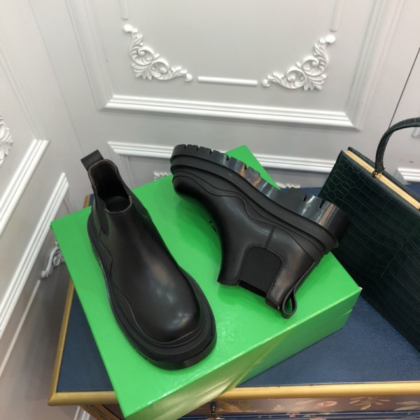 Bo*te*ga ve*ne*ta tire