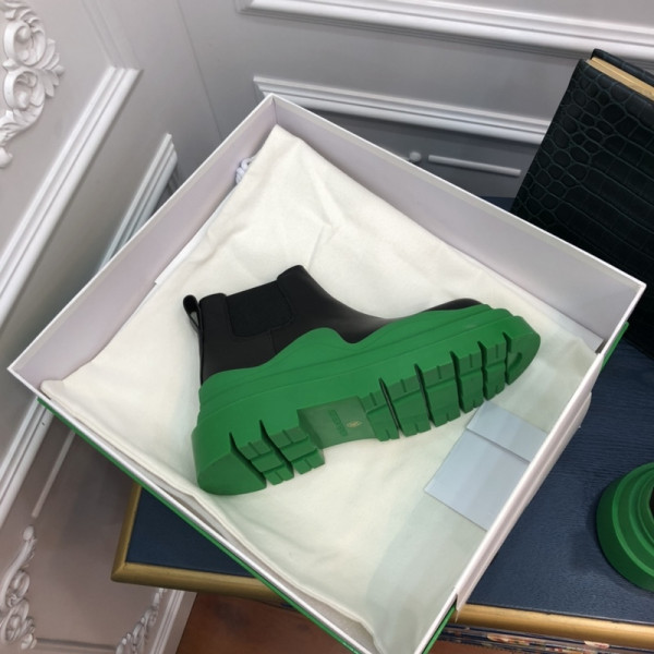 Bo*te*ga ve*ne*ta tire