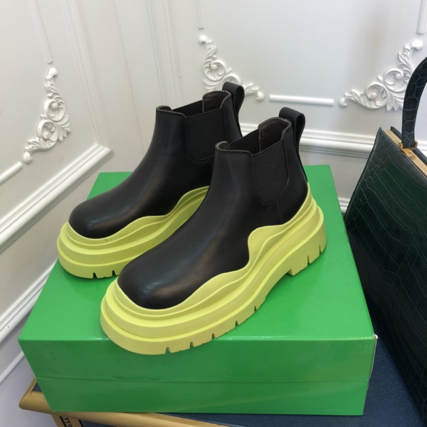 Bo*te*ga ve*ne*ta tire