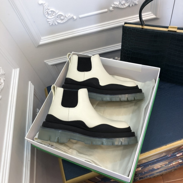 Bo*te*ga ve*ne*ta tire