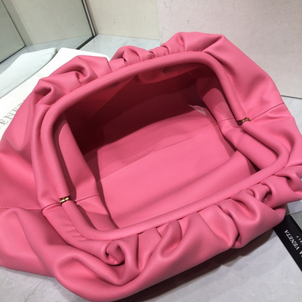 Bo*te*ga ve*ne*ta the pouch