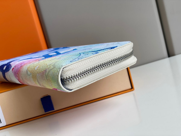 l**is V*t*n zippy wallet