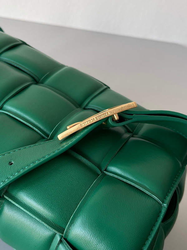 Bo*te*ga ve*ne*ta cassette