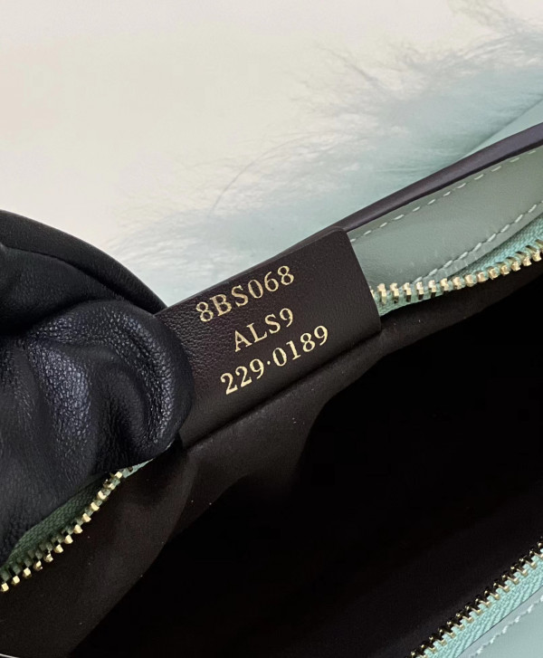 F**di o’lock swing