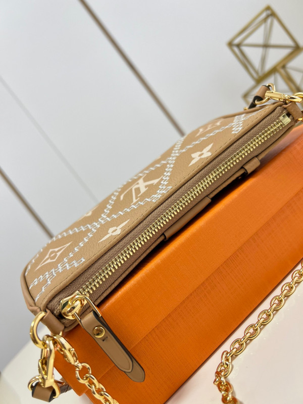 l**is V*t*n easy pouch on strap