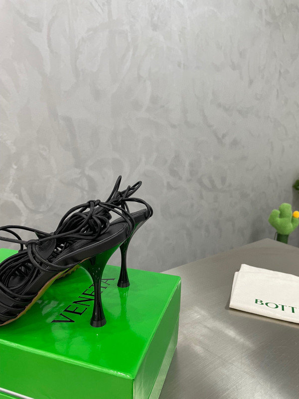 Bo*te*ga ve*ne*ta dot