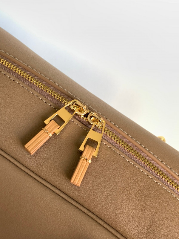 LOEWE Amazona 28 bag
