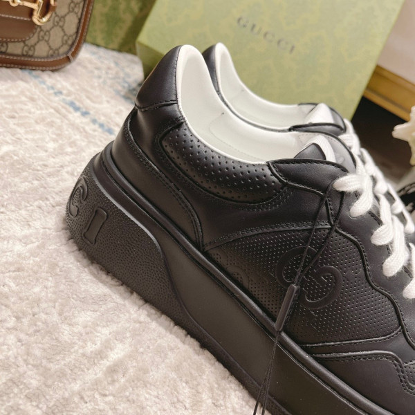 G*u*i gg embossed sneaker