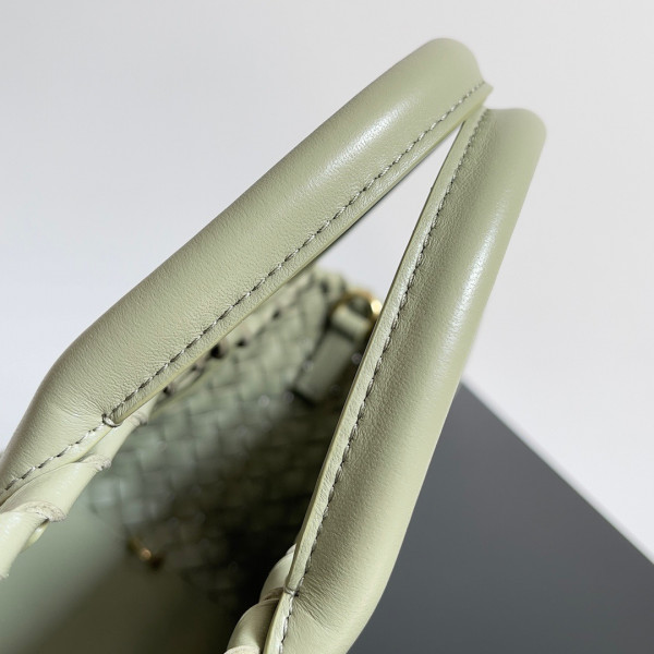 Bo*te*ga ve*ne*ta mini cabat