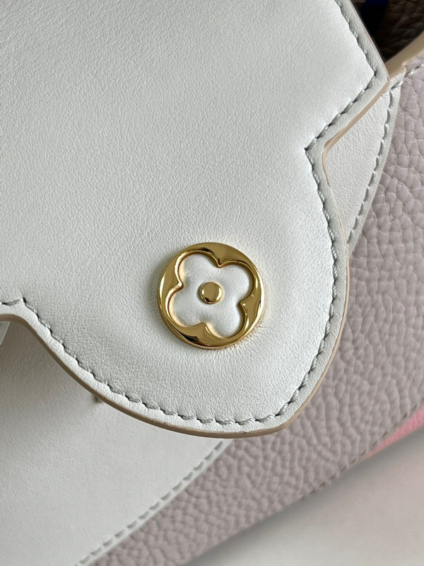 l**is V*t*n capucines mini