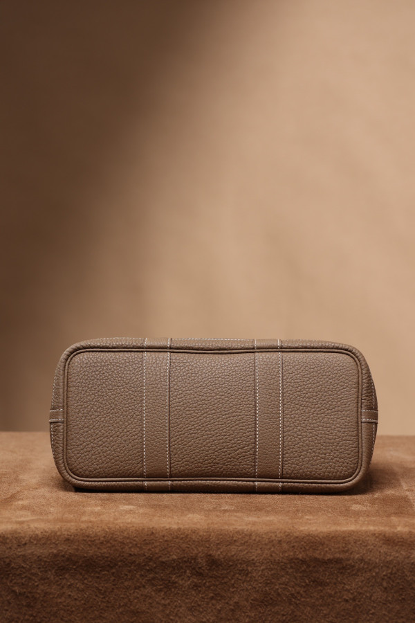 H**mes garden party 30