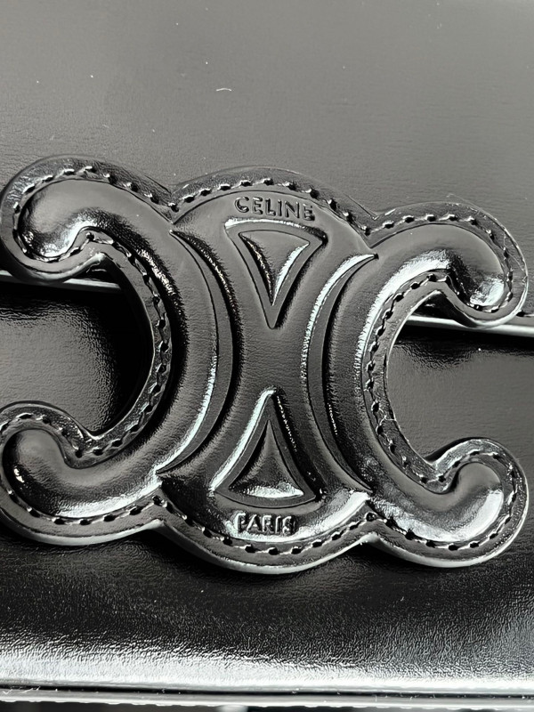 Ce**e chain shoulder bag cuir triomphe