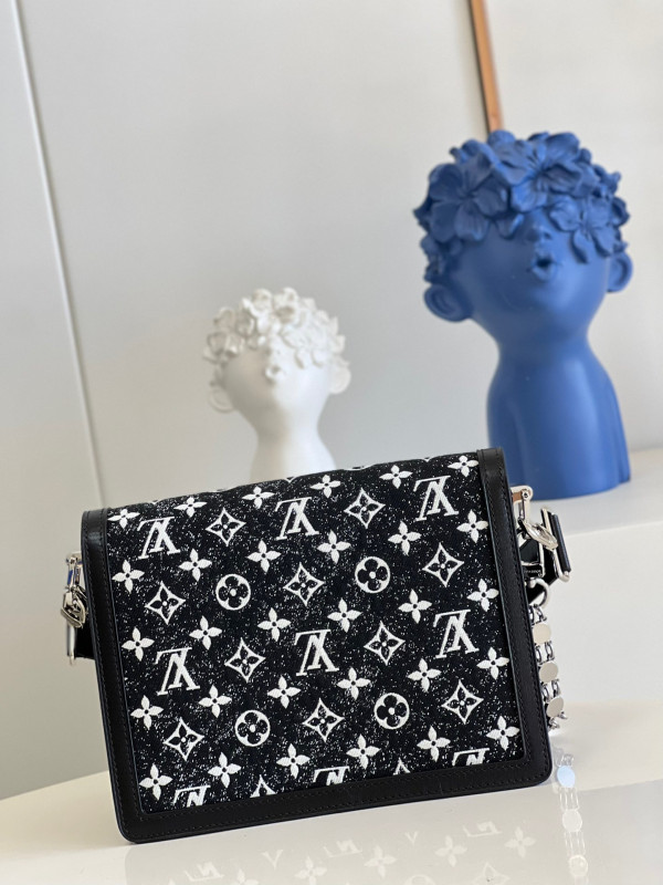 l**is V*t*n dauphine mm