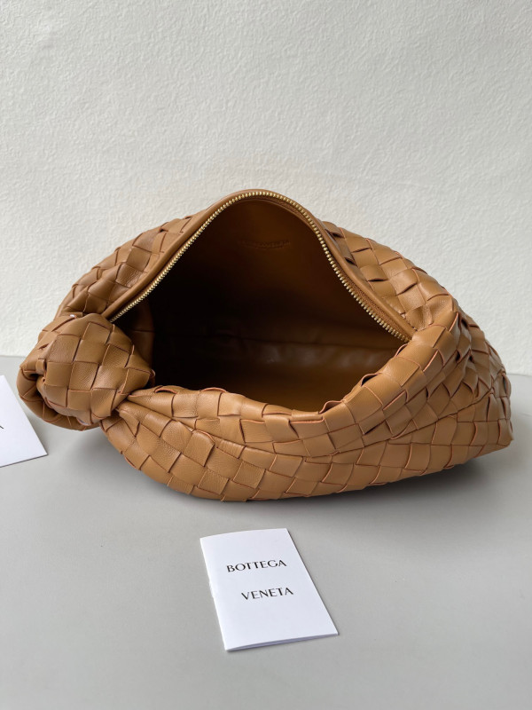 Bo*te*ga ve*ne*ta teen jodie