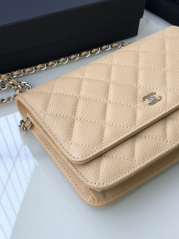 CL CHAIN WALLET CAVIAR
