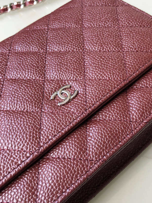 CL CHAIN WALLET CAVIAR