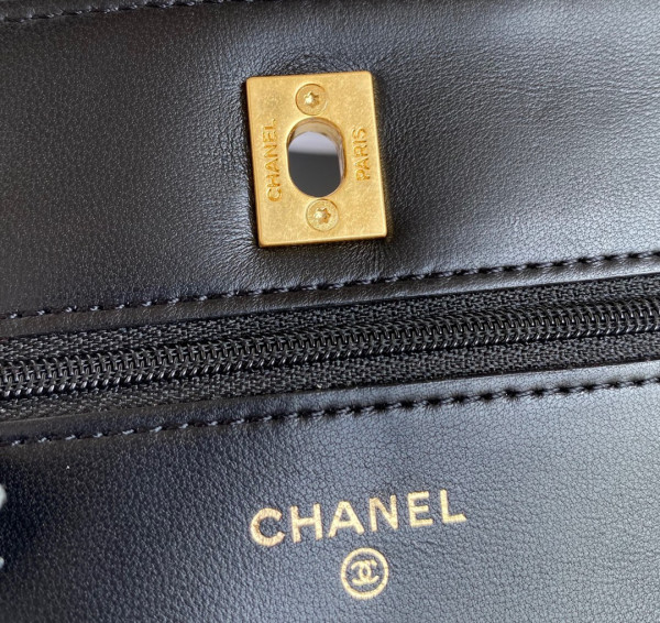 CL CHAIN WALLET