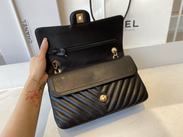 CL FLAP BAG LAMBSKIN 25.5cm