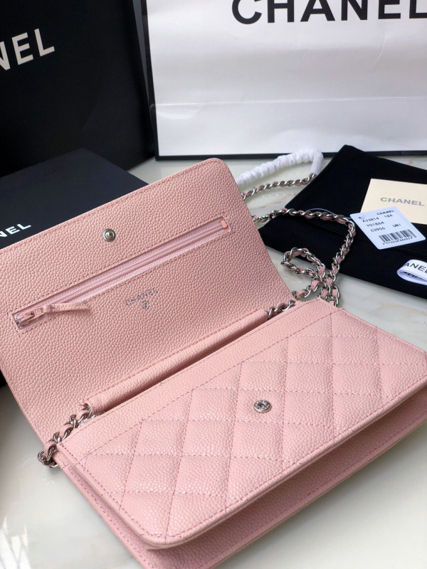 CL CHAIN WALLET CAVIAR WITH SILVER HARDWARE