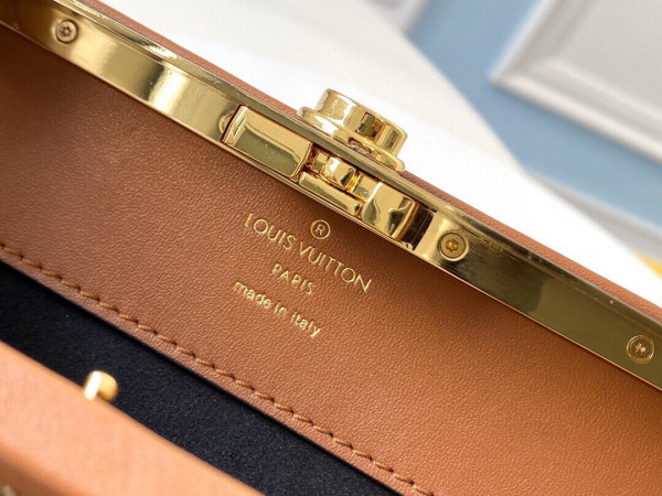 l**is V*t*n boursicot ew