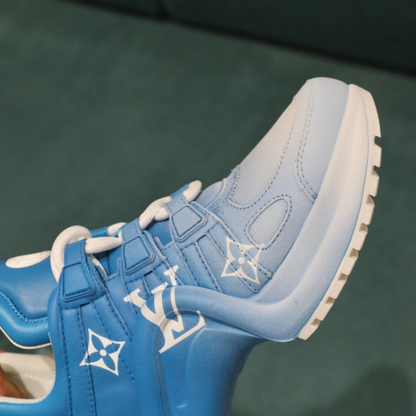 l**is V*t*n archlight sneaker