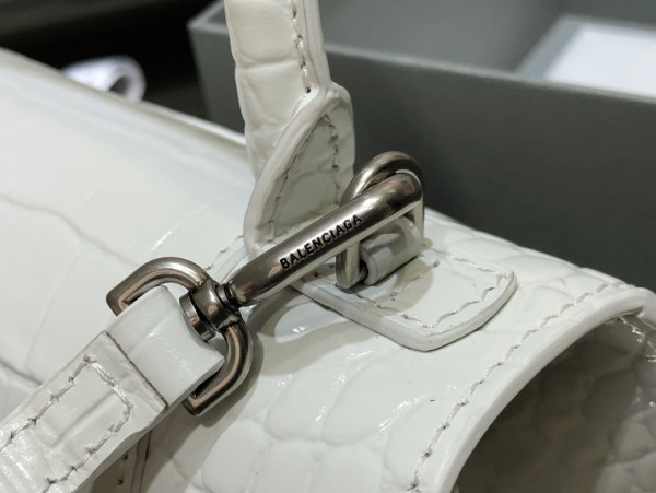 Ba*len*cia*ga hourglass