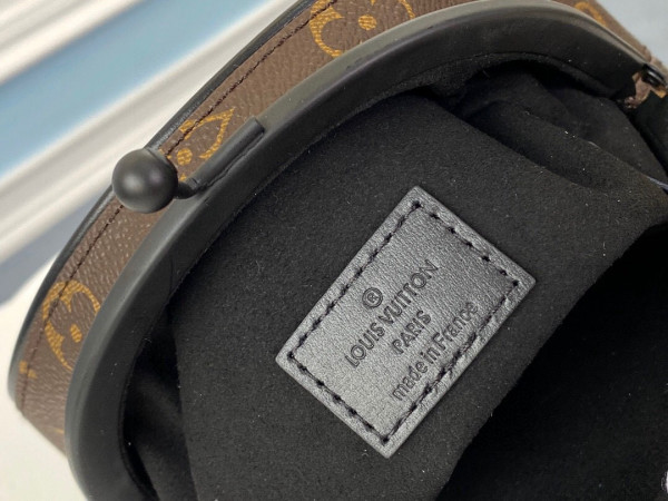 l**is V*t*n boursicot bc