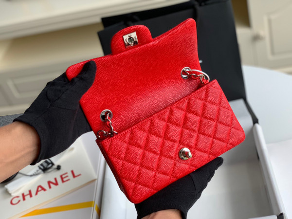 CL FLAP BAG CAVIAR