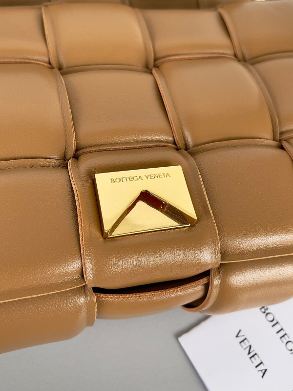 Bo*te*ga ve*ne*ta the chain cassette