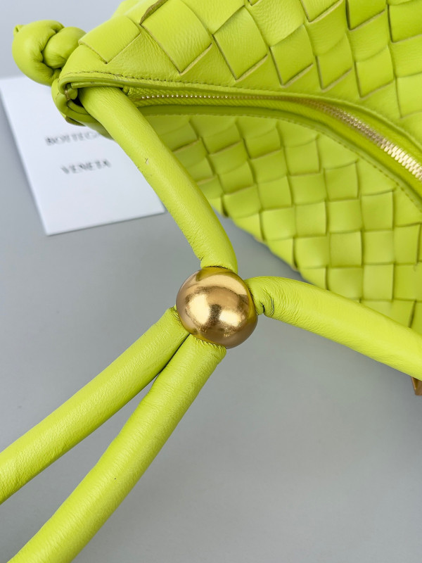 Bo*te*ga ve*ne*ta turn