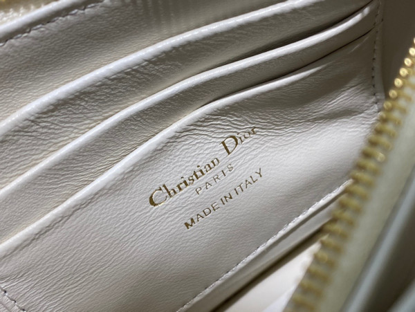 D*or caro zipped pouch with chain