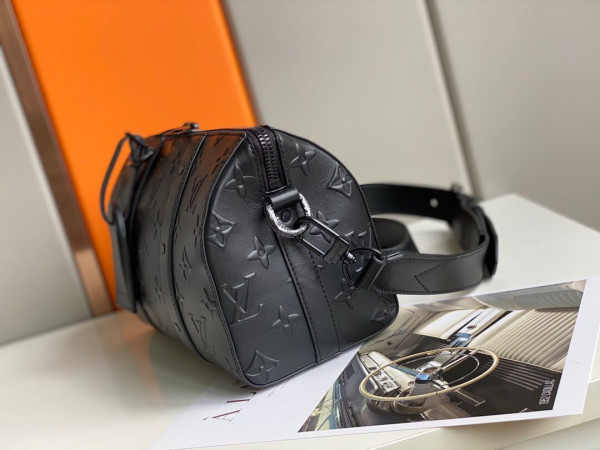 l**is V*t*n city keepall