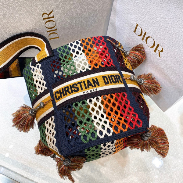 D*or d-bubble bucket bag