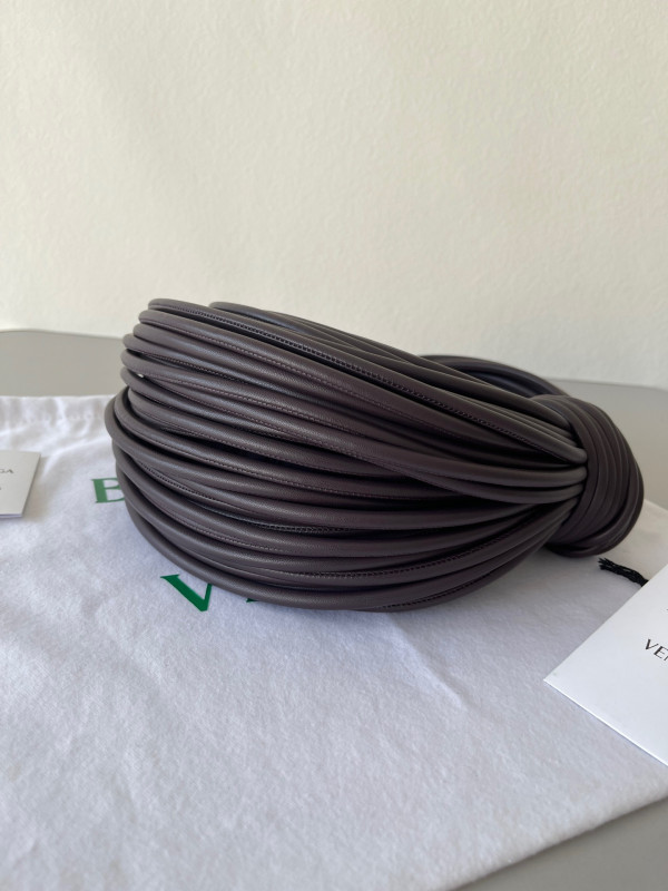 Bo*te*ga ve*ne*ta double knot