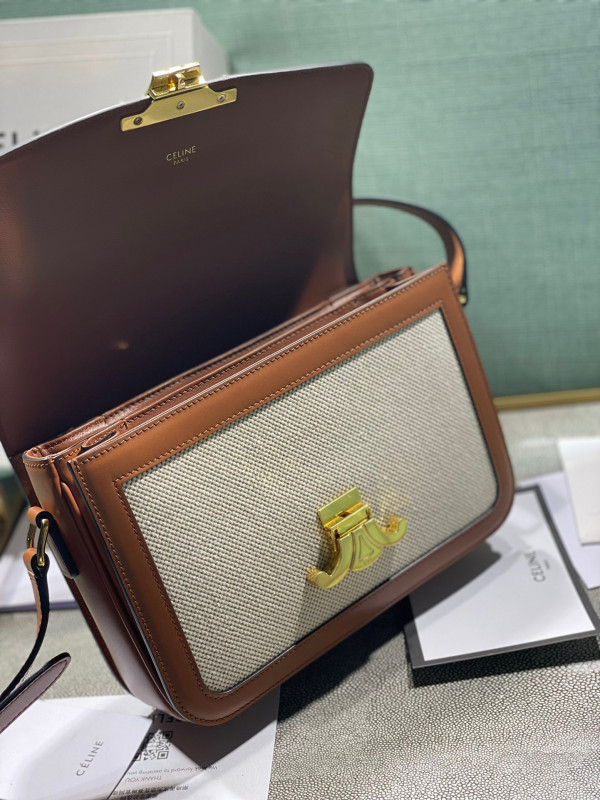 Ce**e classique triomphe bag