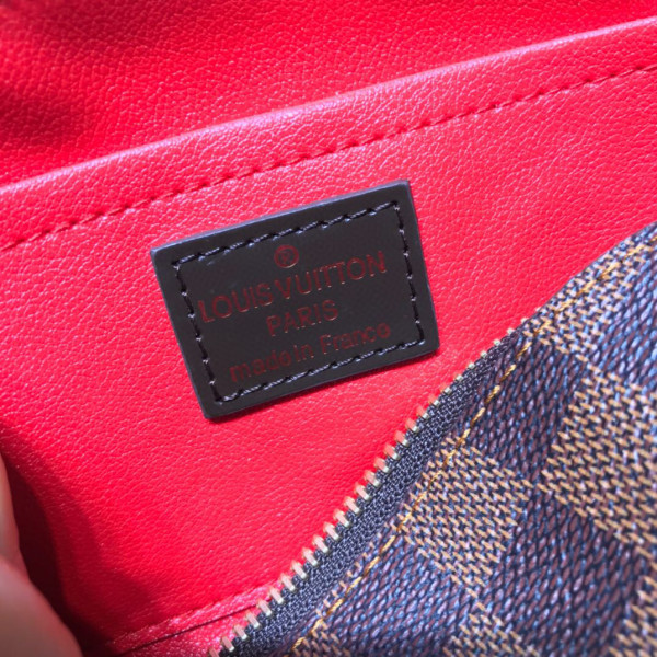 l**is V*t*n cosmetic pouch