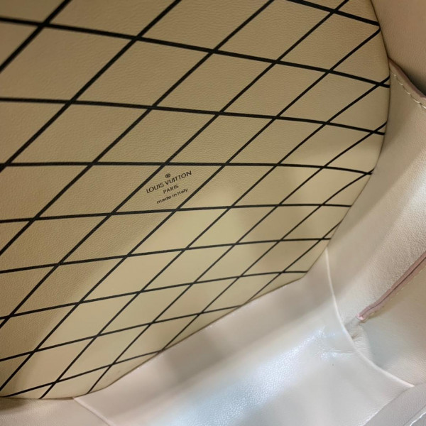 l**is V*t*n petite boite chapeau